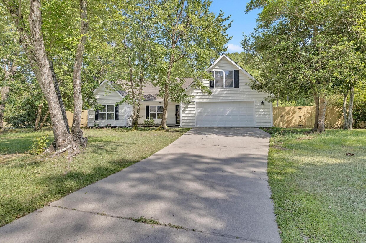 Primary Photo - 101 W Frampton Ct