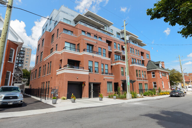 Building Photo - 280 O'connor St