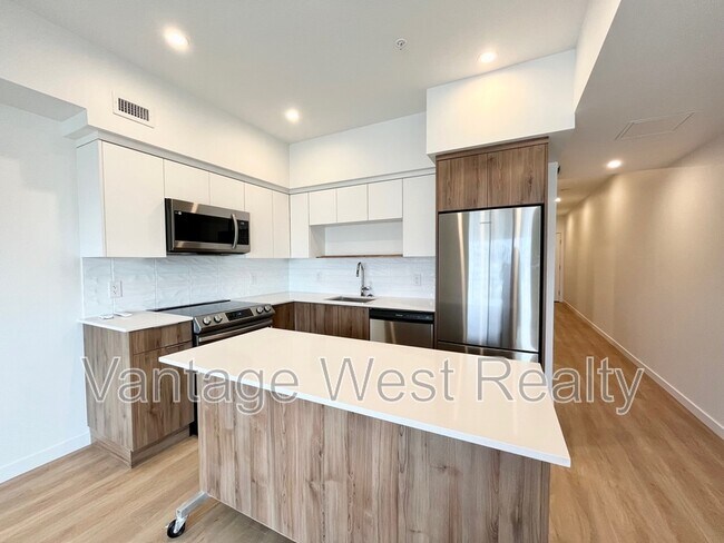 Photo du bâtiment - 604-604 Cawston Ave