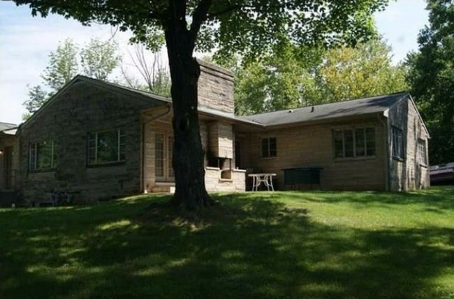 Building Photo - Spacious 4 bed/2 bath - walk to campus!