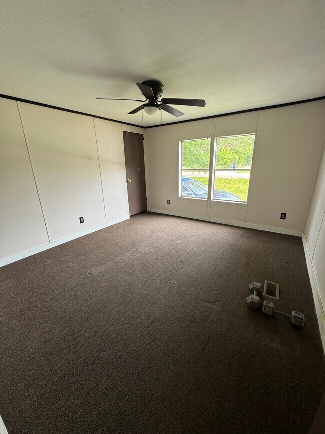 Building Photo - 1058 Bratton Rd