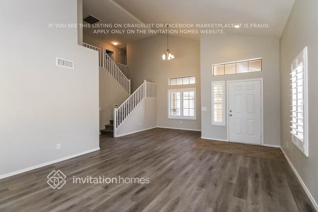 Building Photo - 2561 W Silver Streak Way