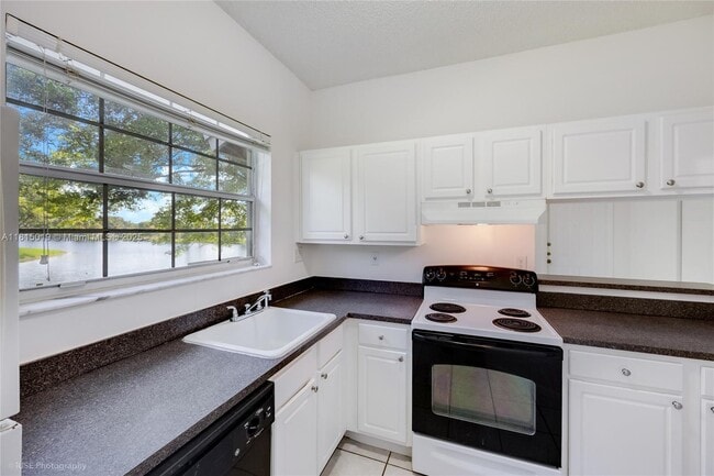Building Photo - 1761 NW 96th Terrace