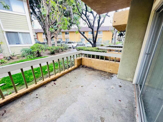 Building Photo - Whittier 2 bedrooms 2 bathrooms