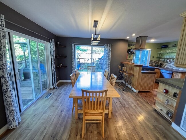 Dining Room - 1768 S Dogwood St
