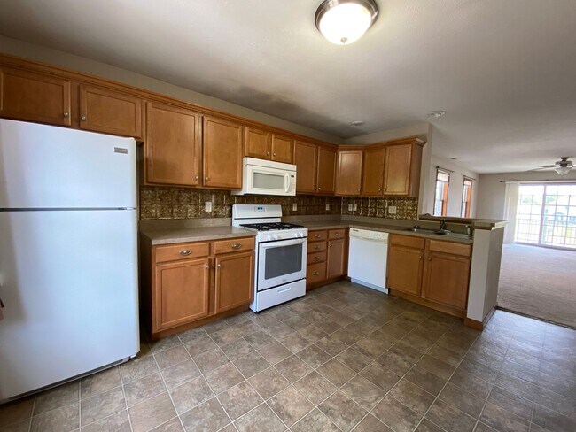 Foto del edificio - Beautiful Executive 3 Bedroom Condo!