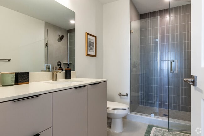 1 habitación, 1.5 baños, 681 pies cuadrados - Oaklyn