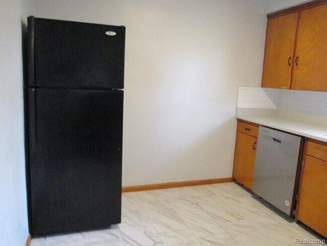 Building Photo - 8838 Mortenview Dr