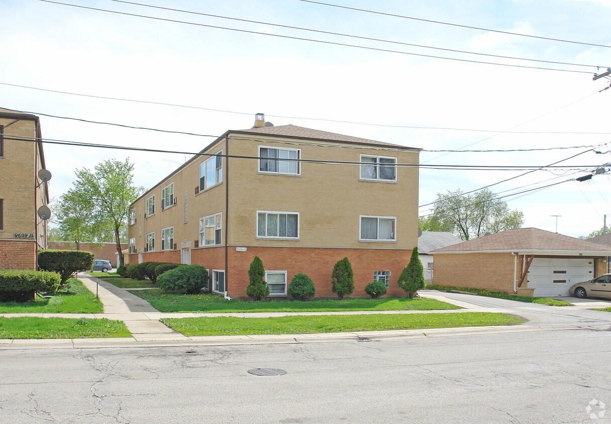 9613 Nevada Ave, Franklin Park, IL 60131 Apartments in Franklin Park, IL