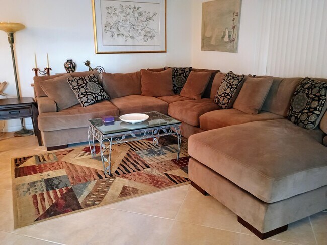 Foto del edificio - 14716 Canalview Dr