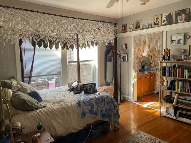 Building Photo - Uptown / Ravenswood - Studio - Deck