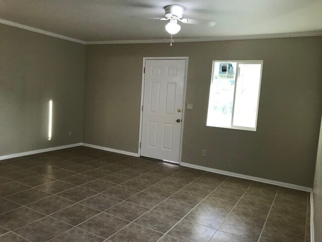 Building Photo - 367 Howell Rd