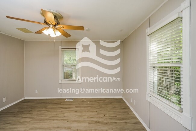 Building Photo - 1537 Taylor Ave