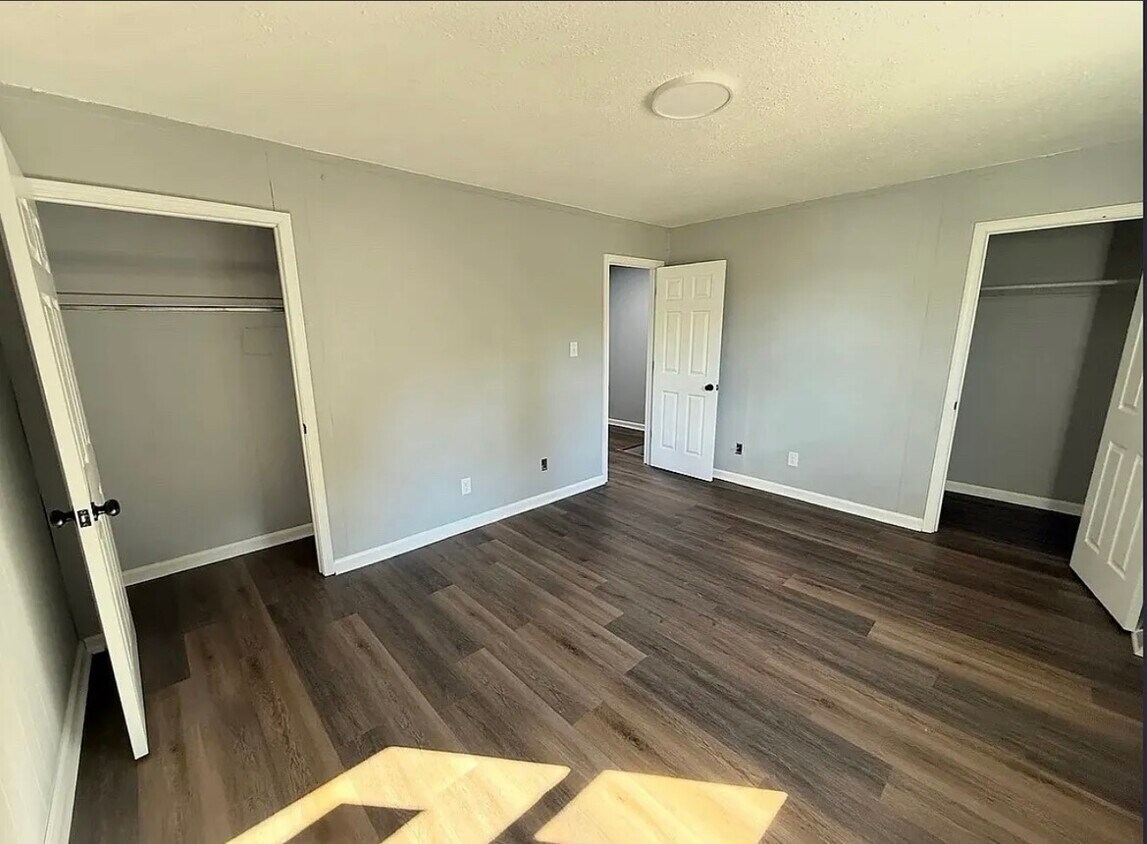 Foto del edificio - Charlotte's Crossing 74