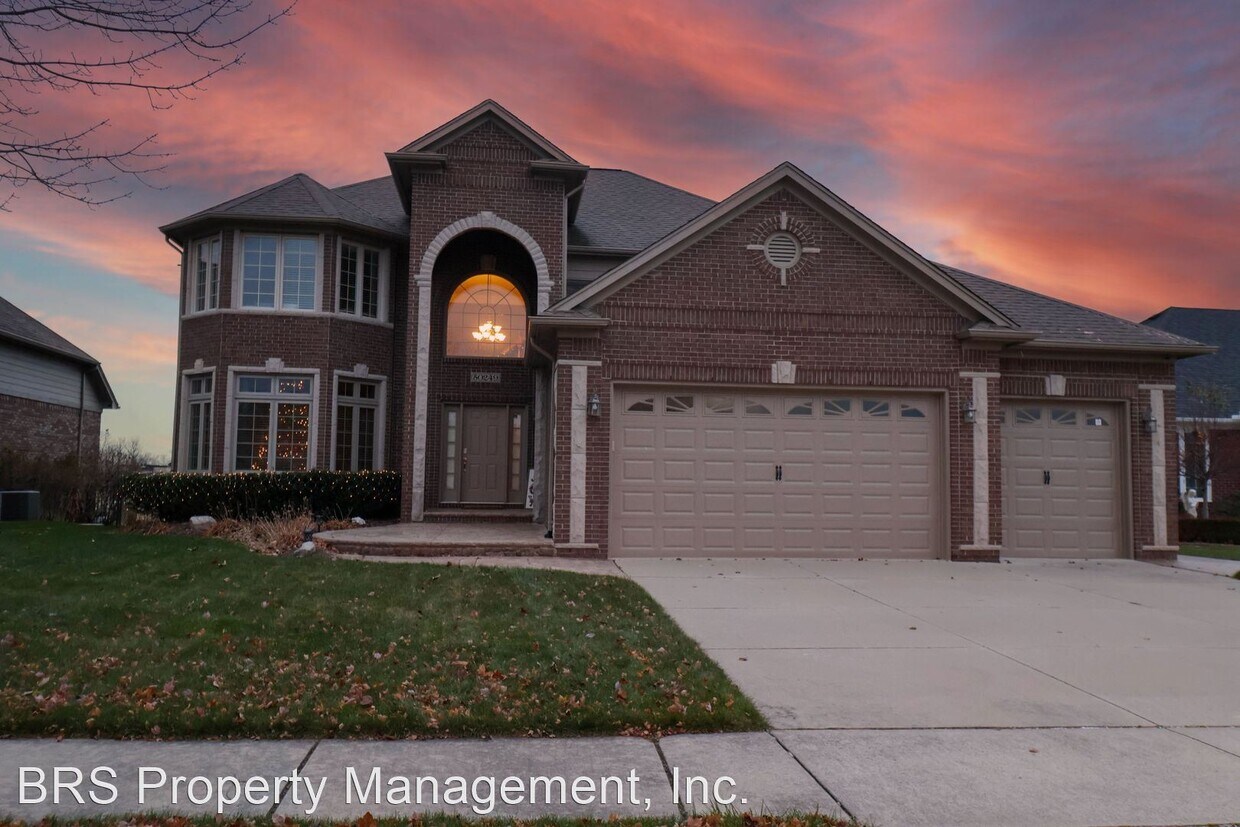 Primary Photo - 4 br, 3 bath House - 50249 Aldwych Dr.