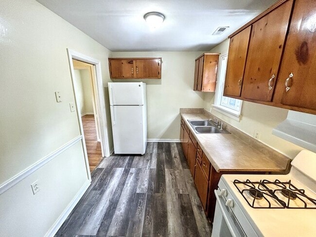Foto del edificio - 1225 Blue Jay Ln