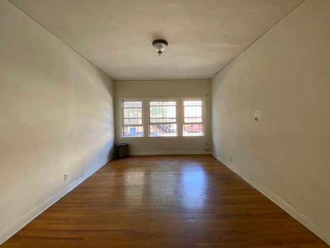 Building Photo - 1831 N New Hampshire Ave