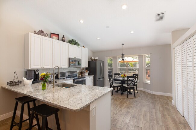 Building Photo - 12670 White Coral Dr