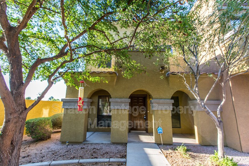 Foto principal - 1702 E Bell Rd