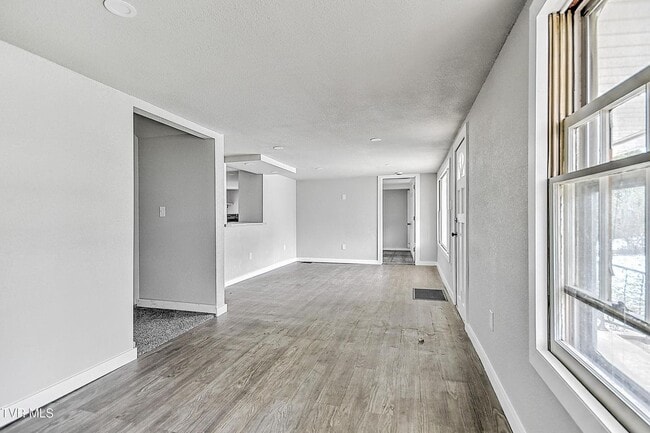 Foto del edificio - 1570 Granby Rd