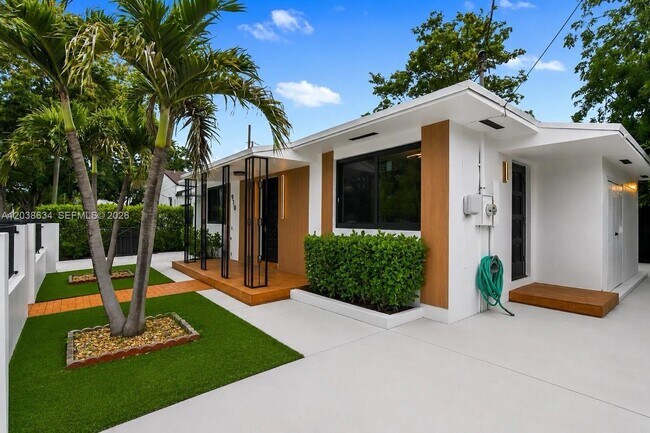 Foto del edificio - 910 SW 9th St