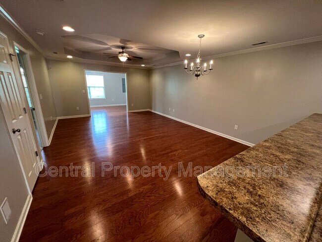 Building Photo - 107 Shalom Dr