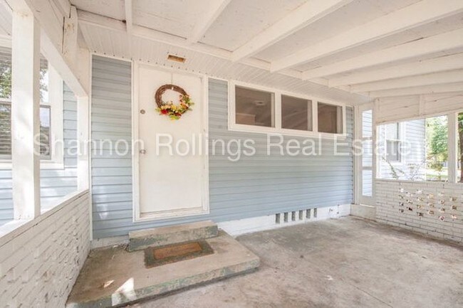 Building Photo - 705 Palm Dr