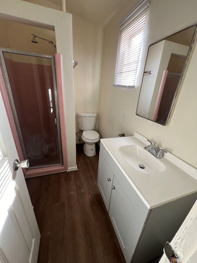 Building Photo - 4508 E Fairmount St #3