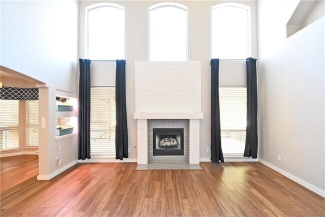 Foto del edificio - 1005 Cashew Ln