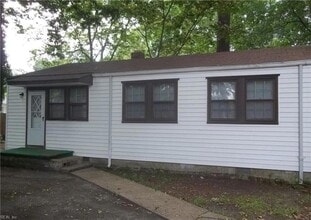 Building Photo - 5011 Atterbury St