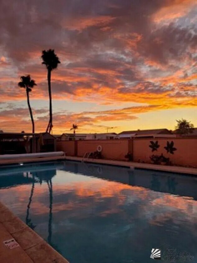 El atardecer es un momento especial en Yuma Venture. - 11489 S Clara Anita Dr