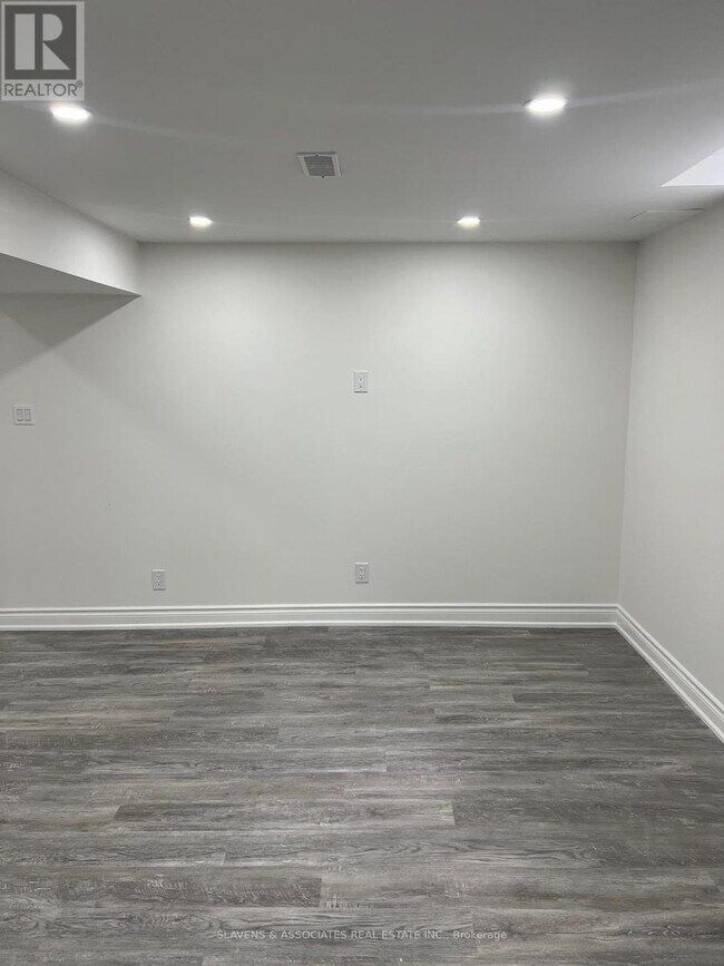 Photo du bâtiment - 16 Wilsongary Cir