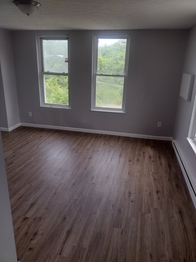 Photo - 1611 Baltimore Ave (Cincinnati, OH) Apartment
