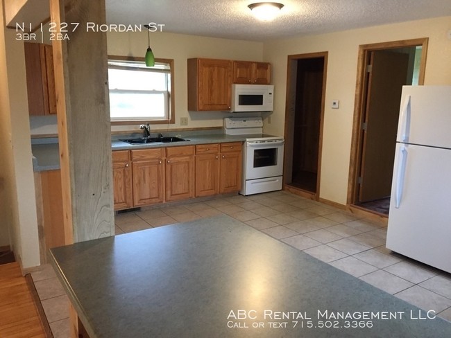 Building Photo - Beautiful Elcho Home