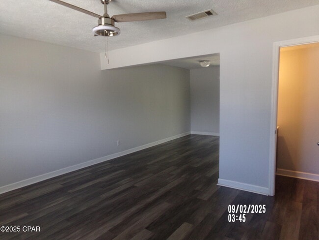 Building Photo - 420 Venetian Way