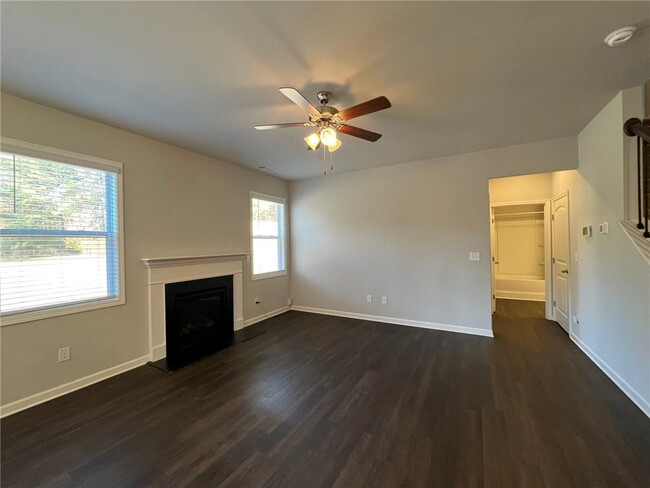 Foto del edificio - 4420 Bramblett Grove Pl