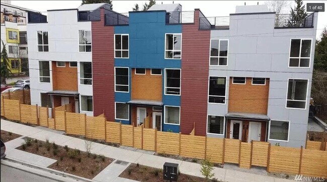 Building Photo - 1400 N 95th St