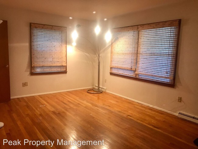 Building Photo - 3 br, 1.5 bath House - 1115 Pennsylvania Ave