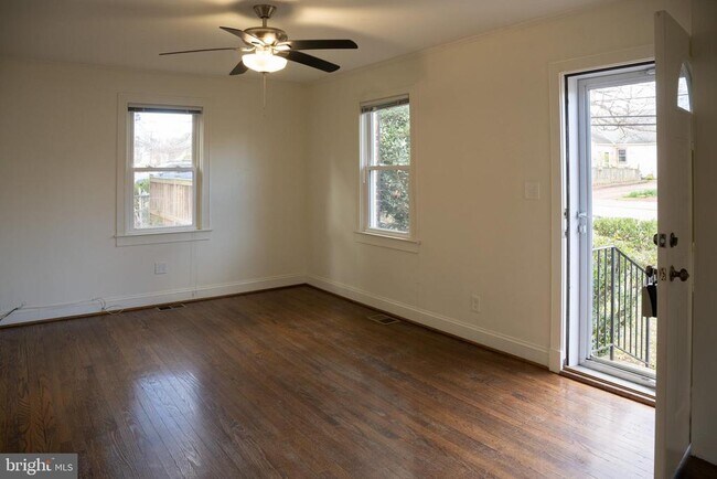 Building Photo - 3401 Groveton St