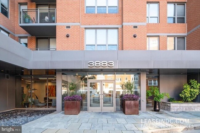Foto del edificio - 3883 Connecticut Ave NW