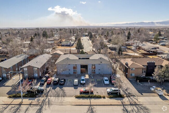 Building Photo - 3043 17th Ave