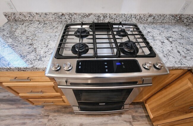 Foto del edificio - 1326 S Troy St