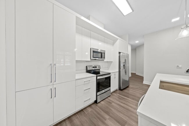 Building Photo - 121 34th St