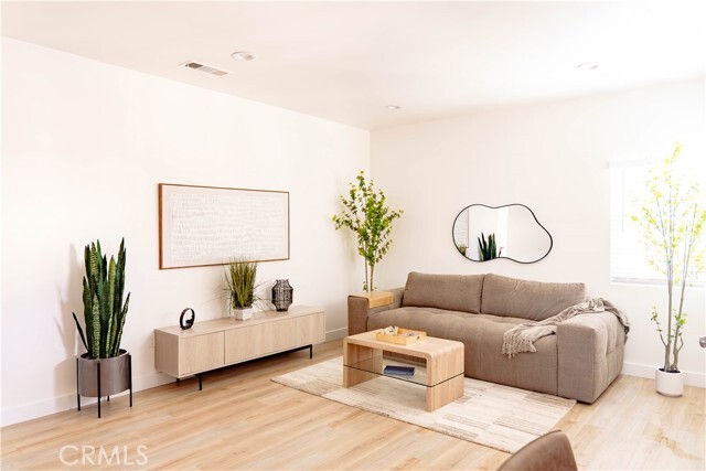 Building Photo - 11085 Iris Dr