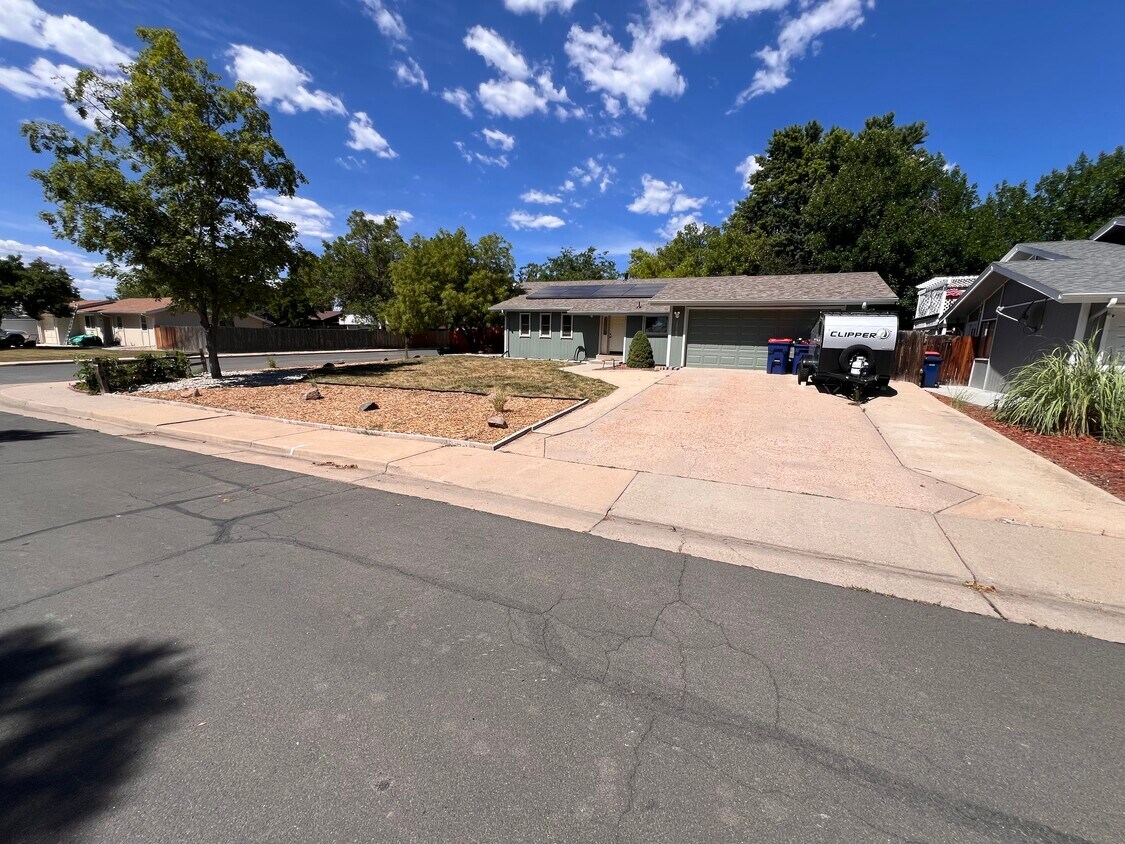 Primary Photo - 13100 Julian Ct