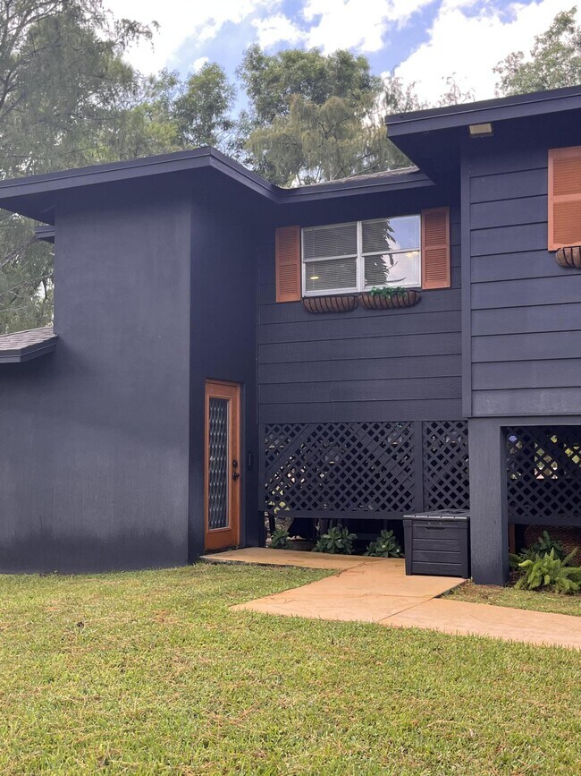 Building Photo - 16932 Calder Dr W