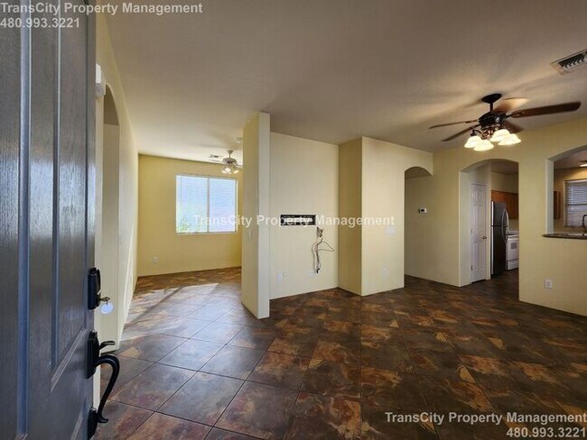 Building Photo - 2 bed 2 bath home Las Sendas located near ...