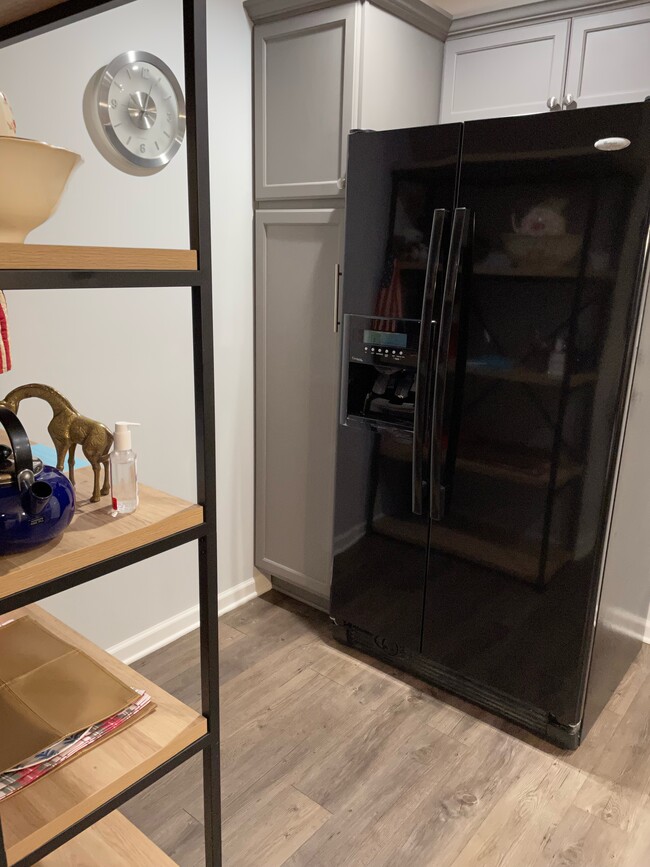 Side by side refrig and freezer - 28522 W 160th Ter