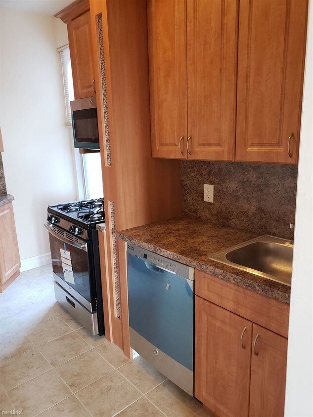 Primary Photo - 3 br, 1 bath Apartment - 1947 65th St