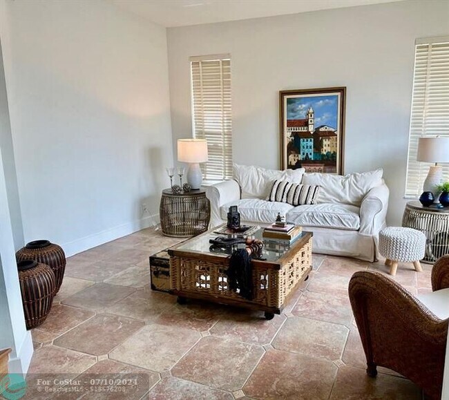 Building Photo - 12601 Little Palm Ln